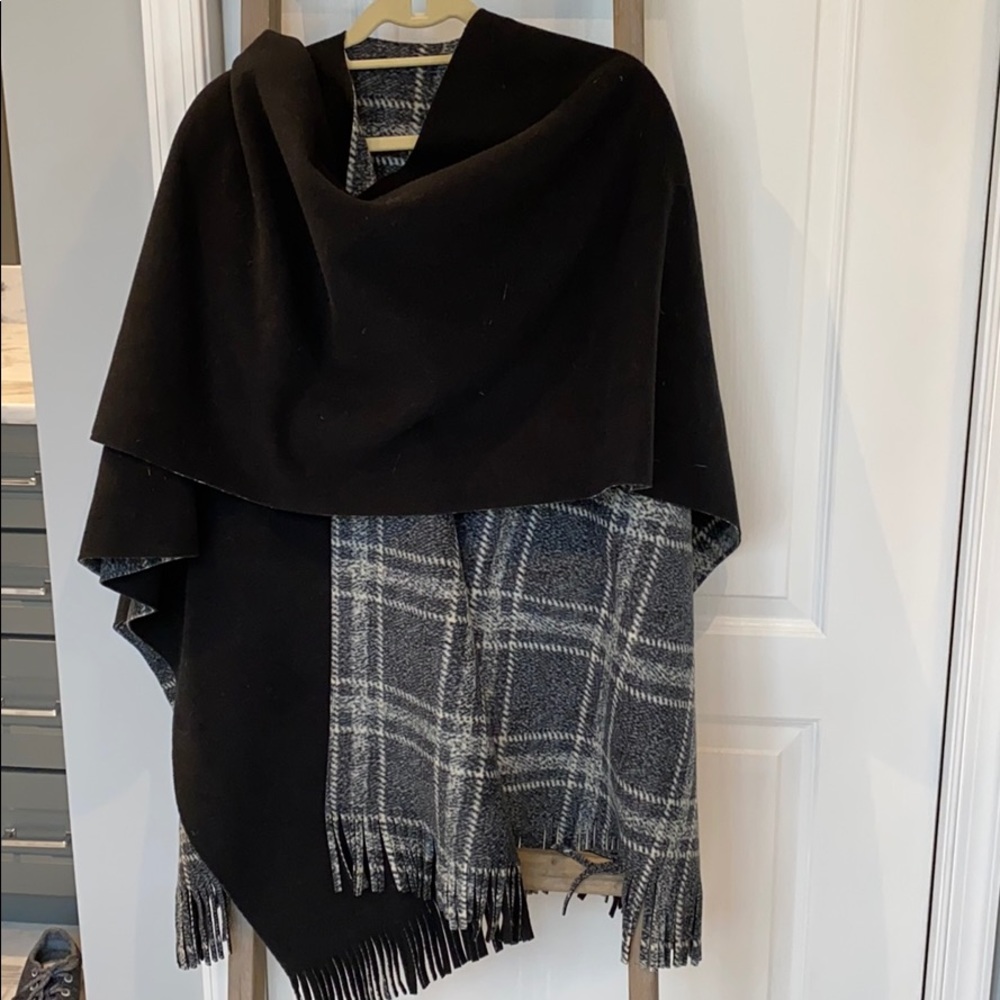 Reversible Cape - image 2